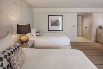 Room, 2 Queen Beds (with Firepit)