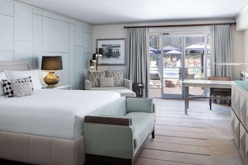 Room, 1 King Bed (Valley Wing Poolside Firepit King)