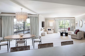 Suite, 1 King Bed (Sky Stone Suite)
