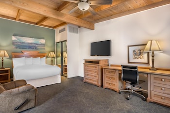 Standard Room, 1 Queen Bed, Non Smoking, Kitchen