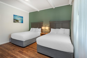 Standard Room, 2 Double Beds, Non Smoking, Refrigerator & Microwave