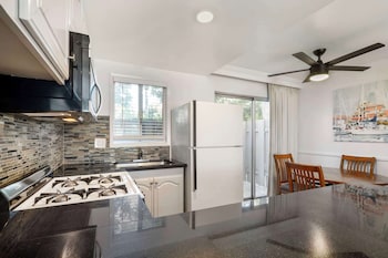 Standard Townhome, Multiple Beds, Non Smoking, Kitchen (Living Room; Sofabed, Full Kitchen)