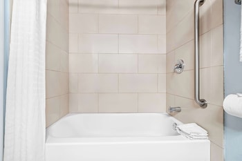 Standard Room, Multiple Beds, Non Smoking, Refrigerator