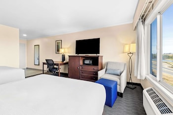 Standard Room, 2 Queen Beds, Accessible, Refrigerator