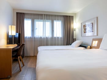 Standard Room, 3 Twin Beds, Non Smoking