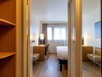 Standard Room, 1 Double Bed, Accessible, Non Smoking