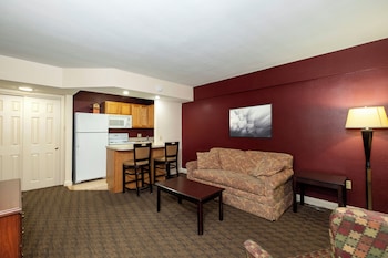 Suite, 1 King Bed with Sofa bed, Non Smoking, Kitchen