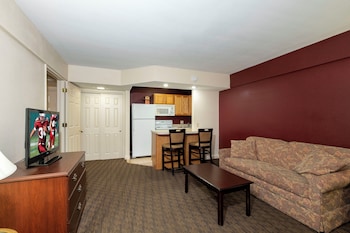 Suite, 1 King Bed with Sofa bed, Non Smoking, Kitchen