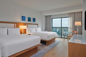 Deluxe Room, 2 Queen Beds, Resort View (Balcony)