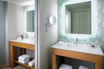 Traditional Room, 1 King Bed