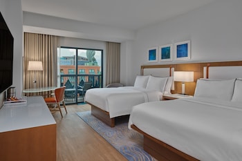 Deluxe Room, 2 Queen Beds, Resort View (Balcony)