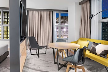 Junior Suite, 1 King Bed