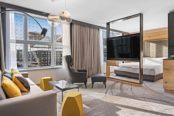 Deluxe Suite, 1 King Bed