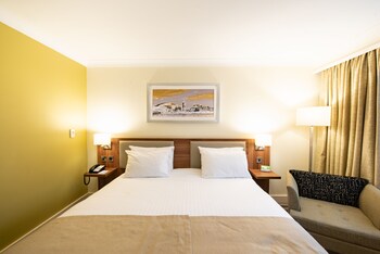 Standard Room, 1 Queen Bed