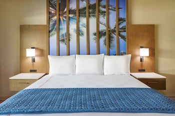 Room, Pool View (Newly Renovated)