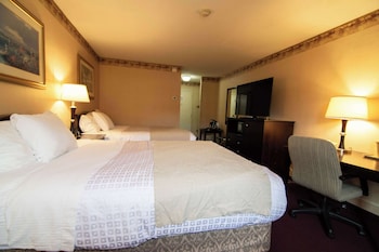 Room, 2 Queen Beds, Fireplace