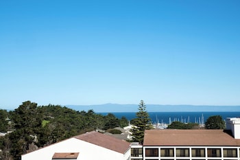 Room, 1 King Bed, Partial Bay View