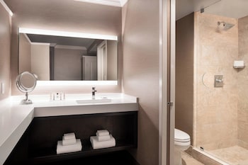 Room, 2 Queen Beds, City View