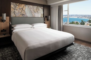 Room, 1 King Bed, Bay View (Hearing Accessible)