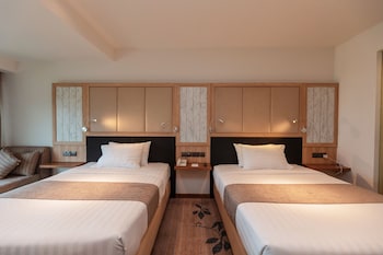 Deluxe River View (Non-Smoking Room)