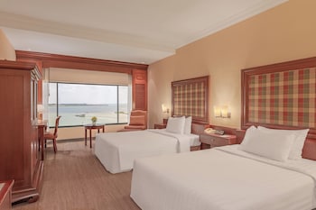Deluxe River View (Non-Smoking Room)