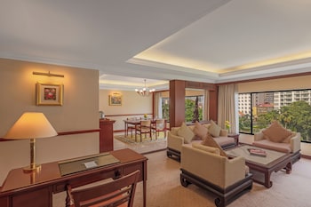 Executive Suite River (Non-Smoking Room)
