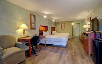 Presidential Room with 2 Queen Beds Pet-Friendly