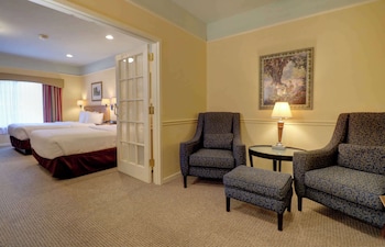 Spa Suite with 2 Queen Beds