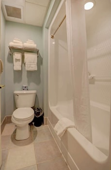 Standard Room, 1 Queen Bed