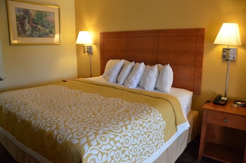 Room, 1 King Bed, Accessible, Non Smoking (Mobility)