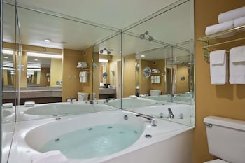 Deluxe Room, 1 King Bed, Smoking