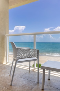 Suite, 1 Bedroom, Oceanfront (King)