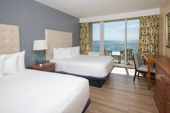 Suite, 1 Bedroom, Oceanfront (Two Queens)