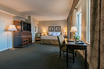 Deluxe Room, 1 King Bed, Non Smoking