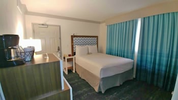 Standard Room, 1 Queen Bed