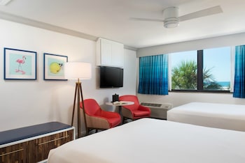 Traditional Room, 2 Queen Beds, Refrigerator & Microwave, Beach View (Gulf Front)