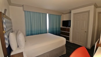 Standard Room, 1 Queen Bed