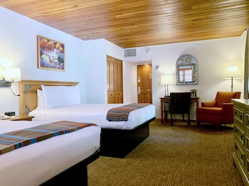Traditional Room, 2 Queen Beds