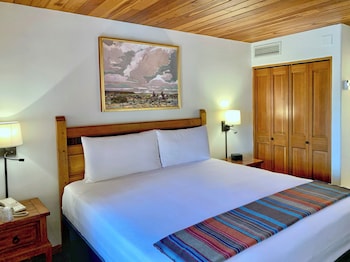 Traditional Room, 1 King Bed, Balcony (or Patio)