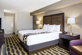 Deluxe Suite, 1 King Bed, Accessible, Non Smoking (Mobility Accessible)