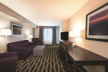 Suite, 1 King Bed, Non Smoking