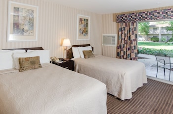 Standard Room, 2 Double Beds