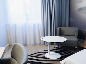 Club Room, 1 Queen Bed