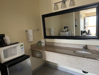 Standard Double Room, 2 Queen Beds