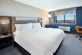 Standard Room, 1 King Bed, River View
