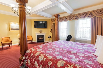 Suite, 1 King Bed, Non Smoking, Jetted Tub