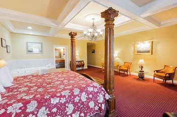 Suite, 1 King Bed, Non Smoking, Jetted Tub