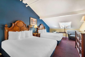 Standard Room, 2 Queen Beds, Non Smoking, Refrigerator (Pet Friendly)
