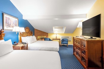 Standard Room, 2 Queen Beds, Non Smoking, Fireplace (Pet Friendly)