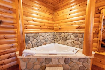 Suite, 2 Queen Beds, Accessible, Jetted Tub